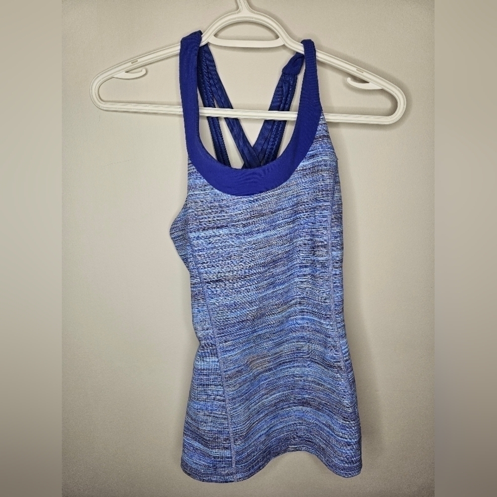 Lululemon Women'a Criss CrossTank Top With Built in Bra. Blue. Size 6